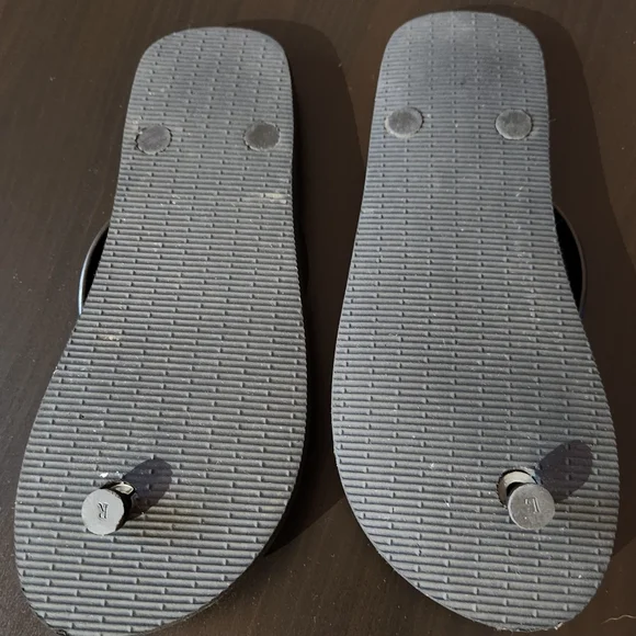 Flip Flops - Picture 2 of 3